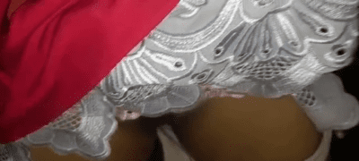 Le bajo su calzón a mi cholita y le meto bien duro